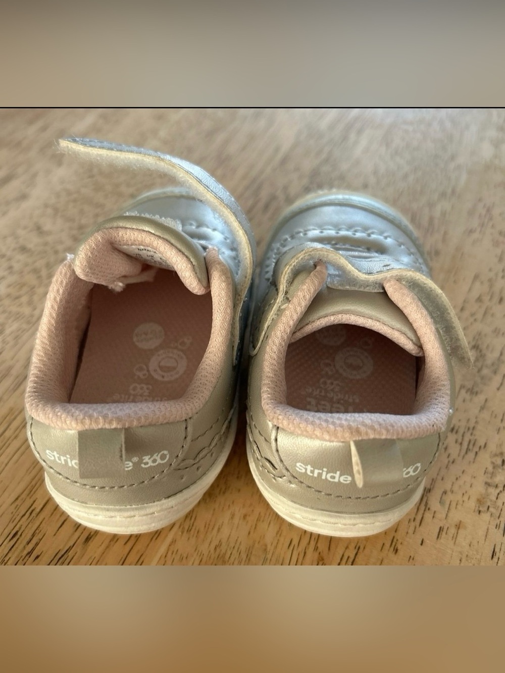 Stride Rite 360 SR TAYE 2.0 Natalia Infant shoe Sz. 4M, Gently Used.